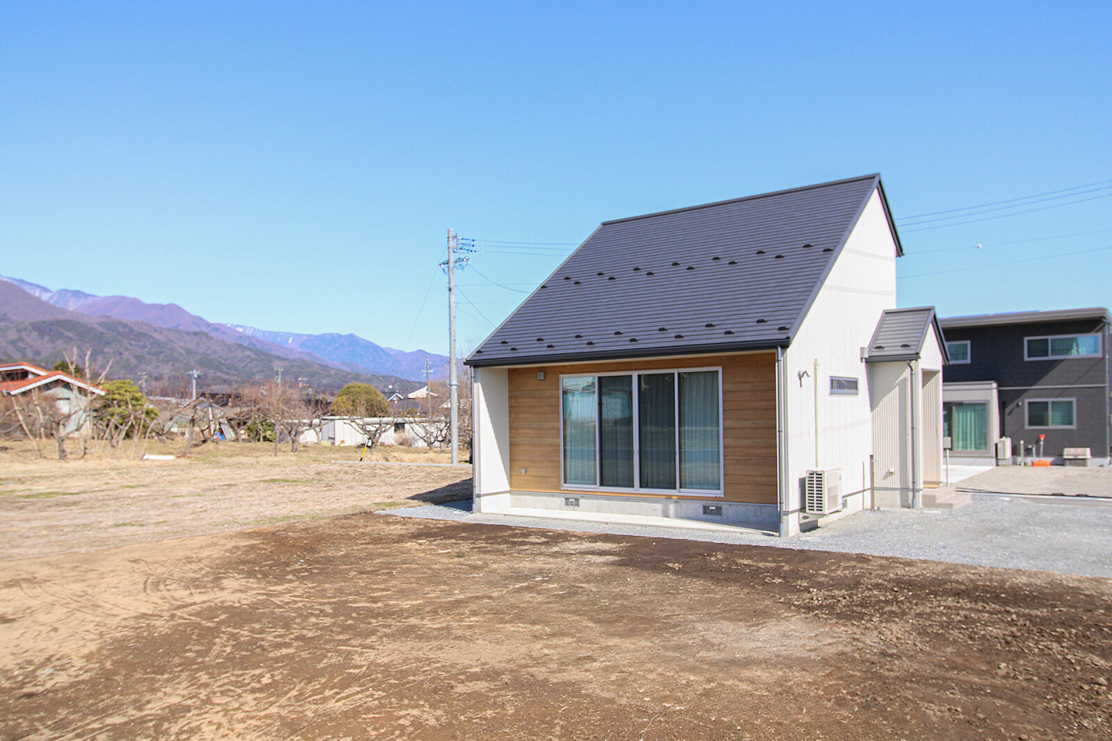 【注文住宅】吹き抜けと書斎のあるコンパクトハウス（上伊那郡飯島町）